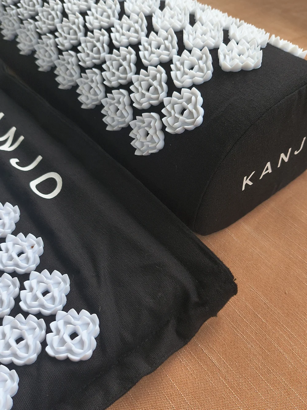 Kanjo Acupressure Mat Set Mat: 17 X 27 Inch With Pillow 14 Inch Black